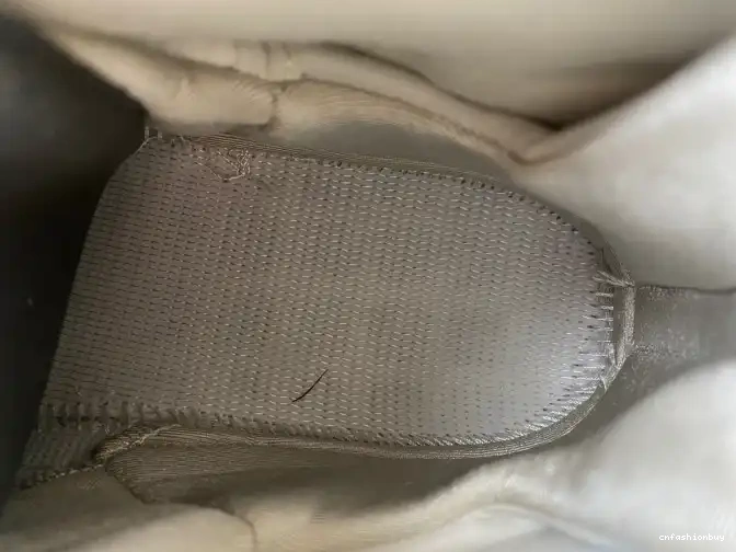 8 832821-030 Jordan Retro Champagne 0527